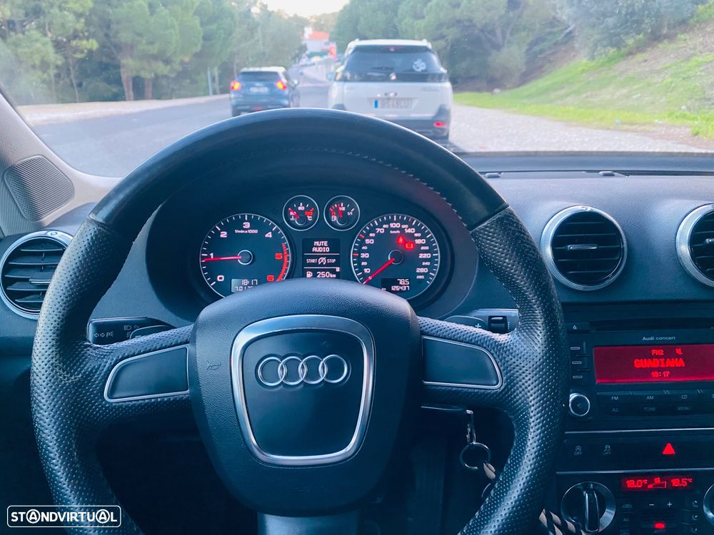 Audi A3 Sportback 2.0 TDi Sport S tronic - 12