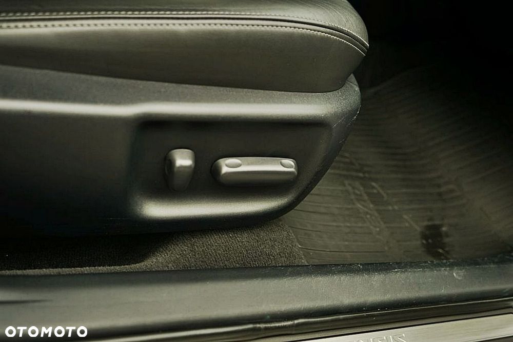 Toyota Avensis - 14