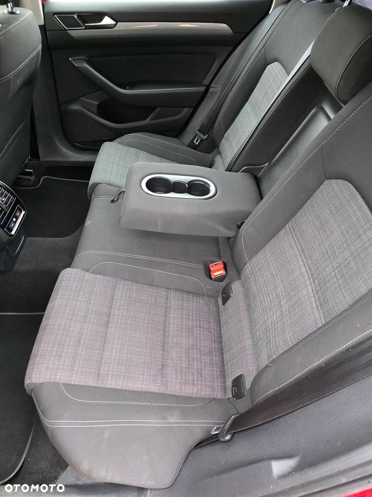 Volkswagen Passat 2.0 TDI SCR Business Plus DSG - 11