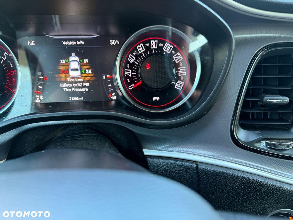 Dodge Challenger - 9