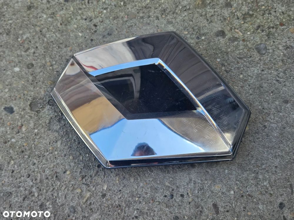 Renault Talisman Emblemat pod radar 628908106R - 2