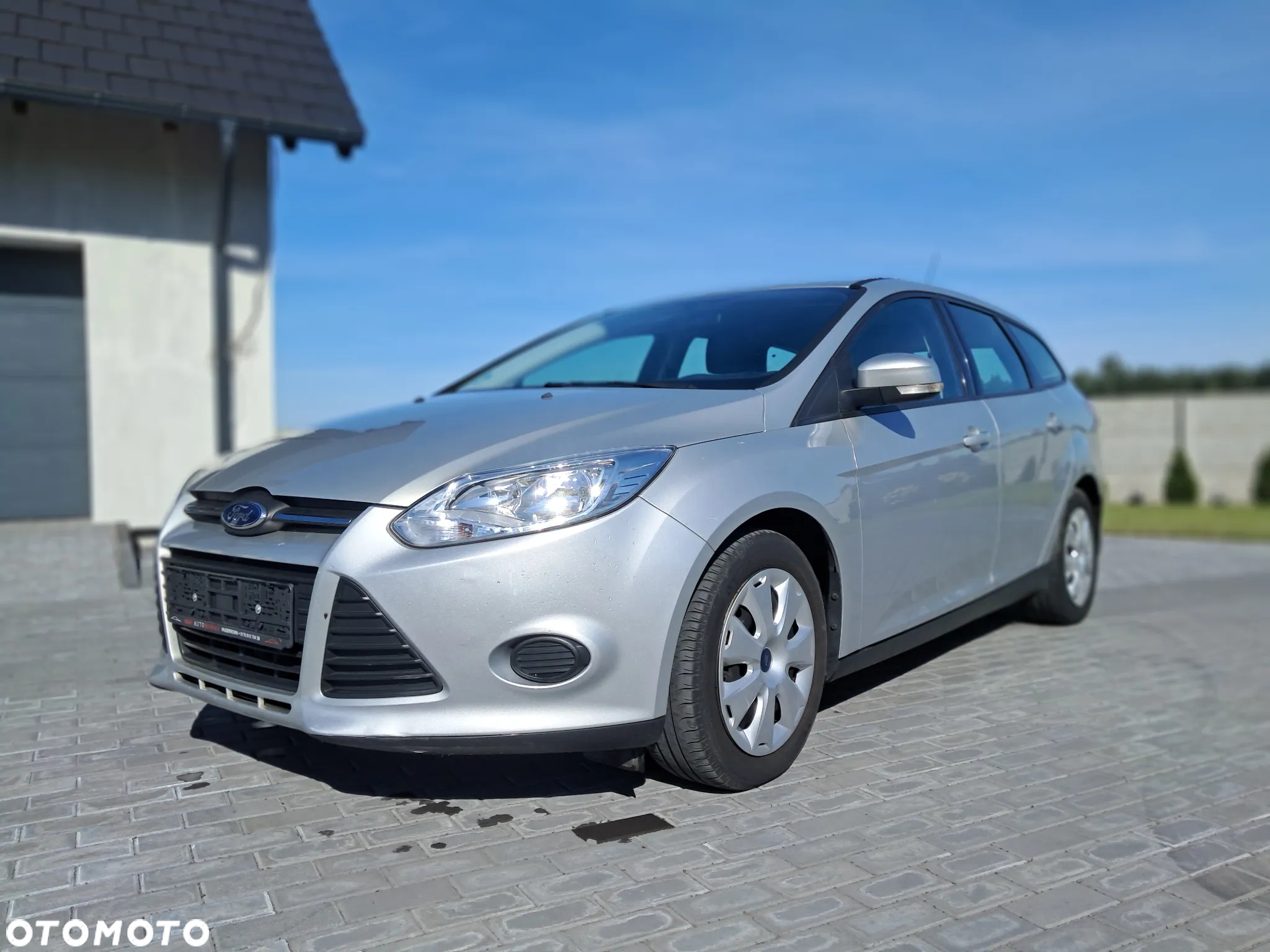 Ford Focus Turnier 1.0 EcoBoost Start-Stopp-System Ambiente - 2
