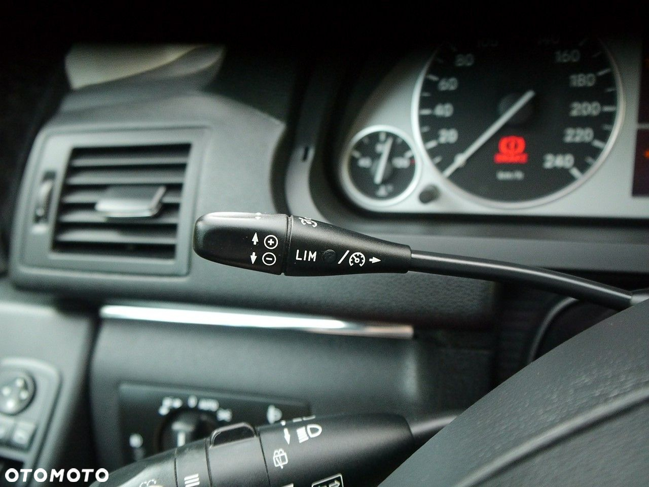 Mercedes-Benz Klasa B 180 BlueEFFICIENCY SPORT EDITION - 31
