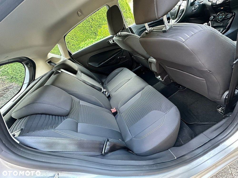 Ford Fiesta - 10