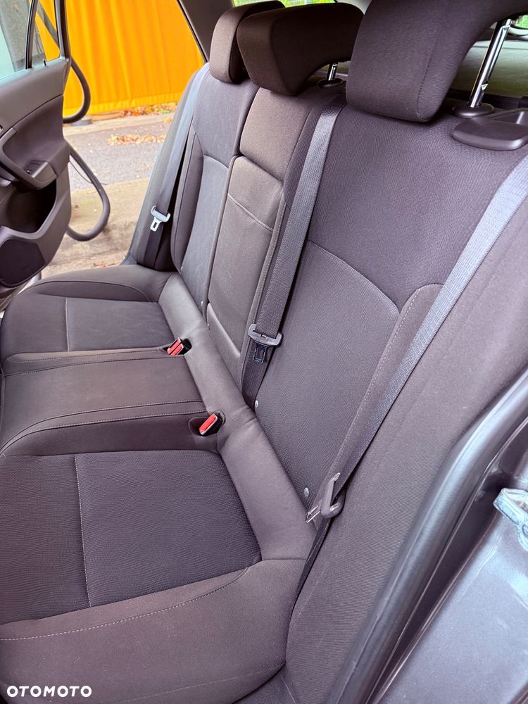 Opel Insignia 2.0 CDTI Sports Tourer - 26