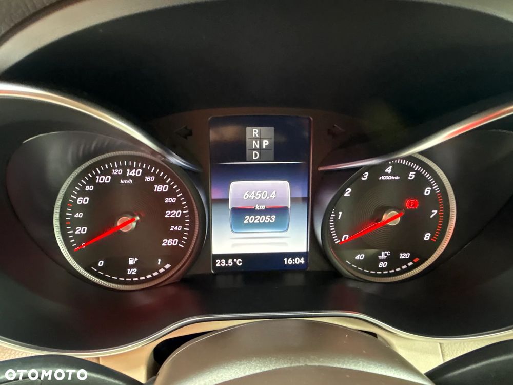 Mercedes-Benz GLC 250 4Matic 9G-TRONIC AMG Line - 18