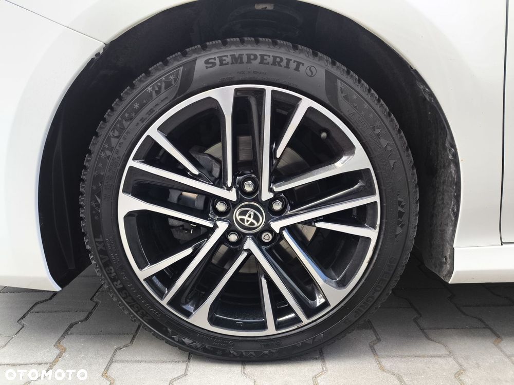 Toyota Camry - 16
