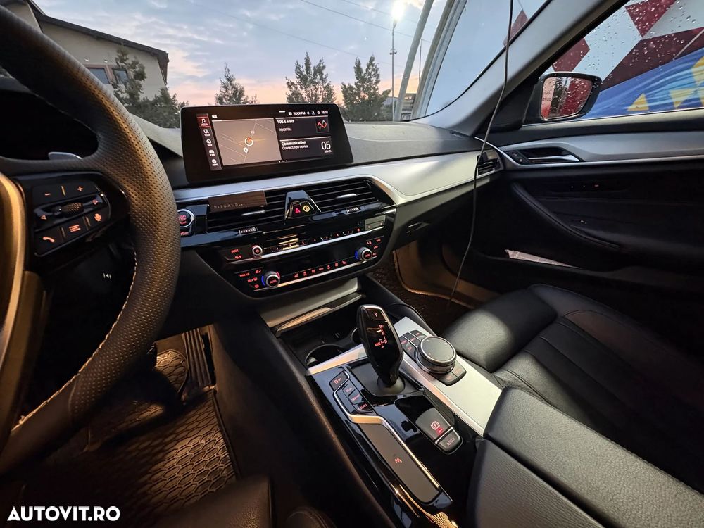 BMW Seria 5 520i Aut. - 29