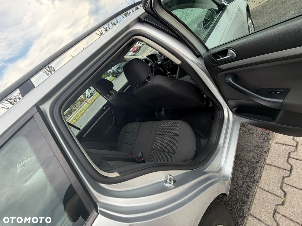 Volkswagen Golf 1.6 TDI DPF BlueMotion Technology Comfortline - 6