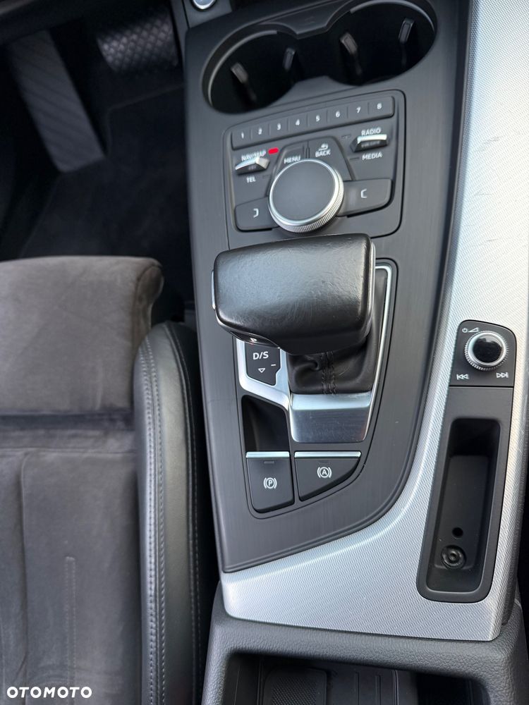 Audi A4 Avant 2.0 TDI Quattro S tronic - 23