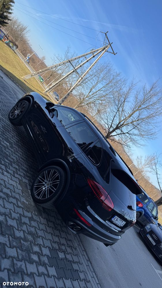 Porsche Cayenne S E-Hybrid - 3