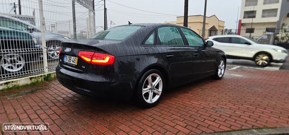 Audi A4 2.0 TDI Business Line Sport - 21