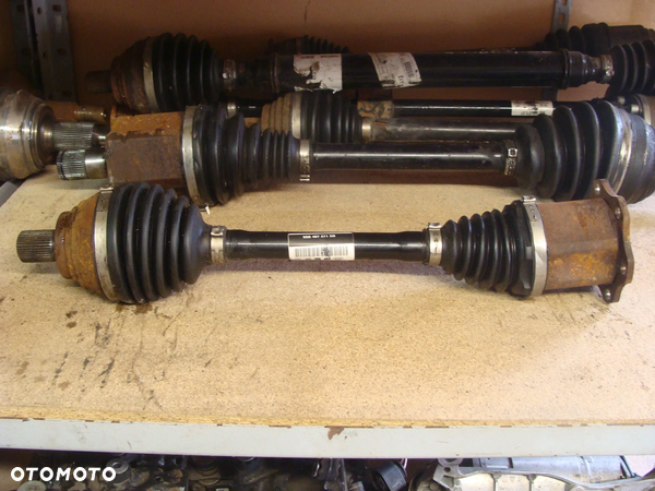 PÓŁOŚ LEWA PRZEDNIA VW AUDI SEAT 1.0 TSI 5Q0407271DB