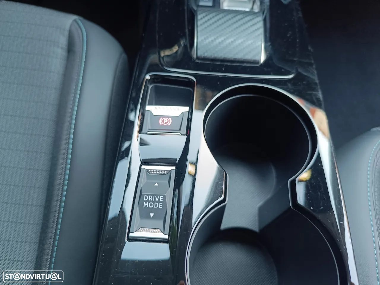 Peugeot 208 PureTech 100 EAT8 Allure - 25