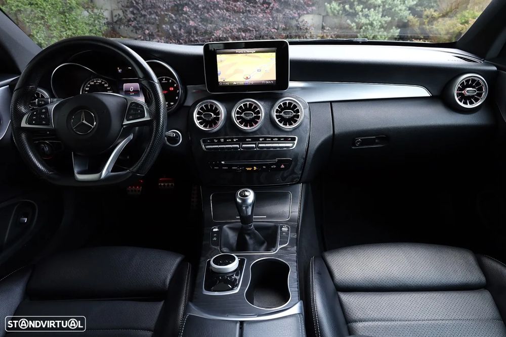 Mercedes-Benz C 180 AMG Line - 17