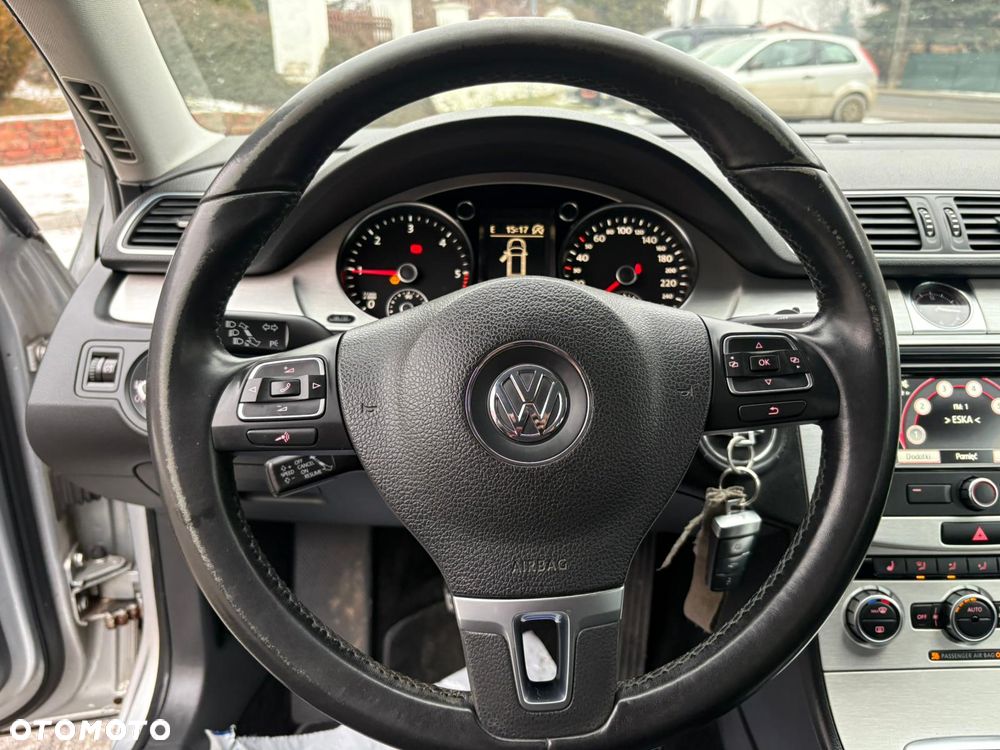 Volkswagen Passat 2.0 TDI 4Motion BlueMotion Technol Highline - 17