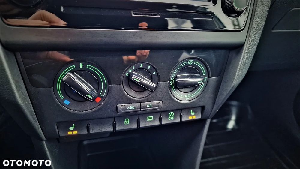 Skoda RAPID Spb 1.0 TSI Style - 16