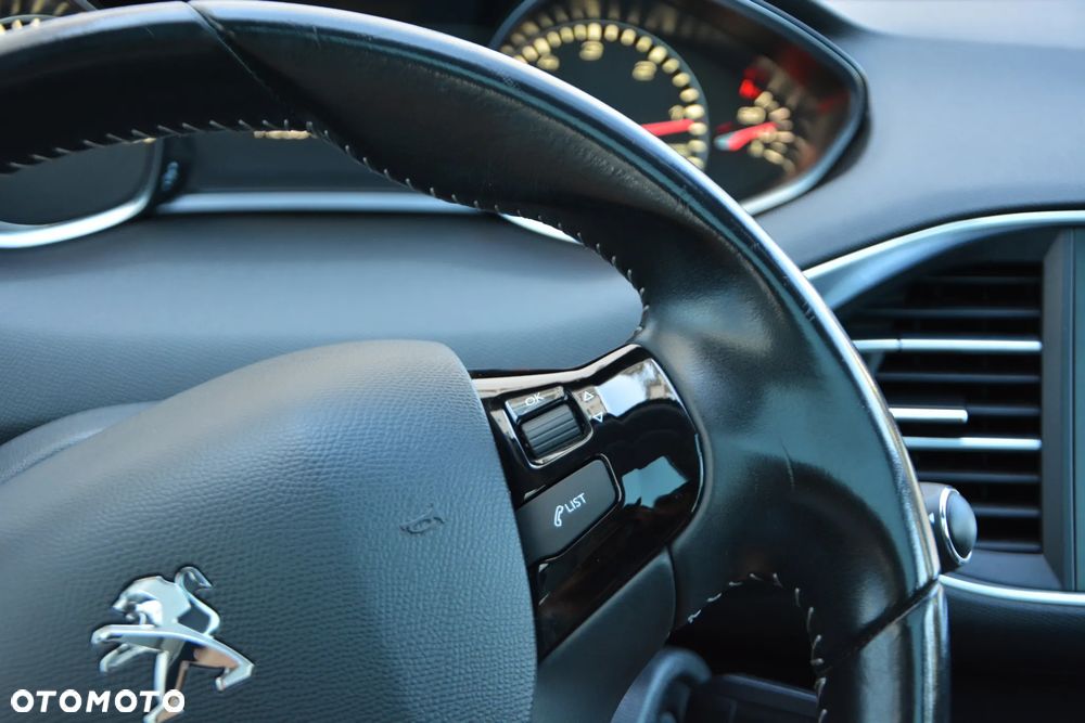Peugeot 308 1.6 BlueHDi Allure S&S - 27