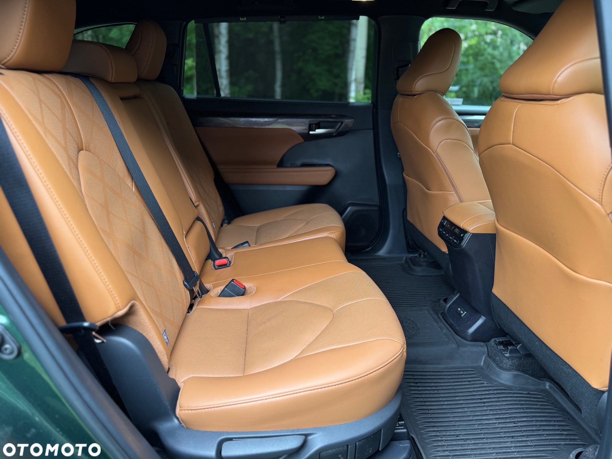 Toyota Highlander 2.5 Hybrid Executive - 23