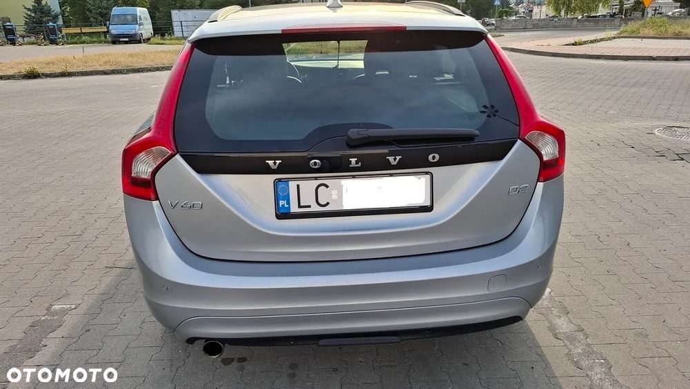 Volvo V60 D2 Momentum - 8