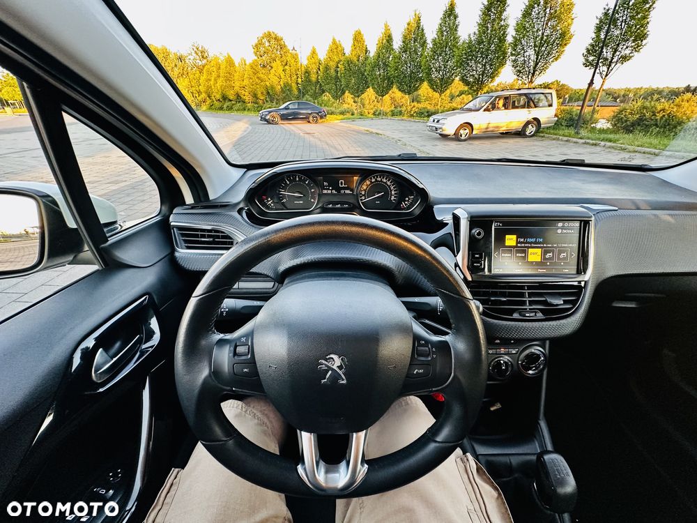 Peugeot 208 Blue-HDi 100 Stop&Start Active - 11
