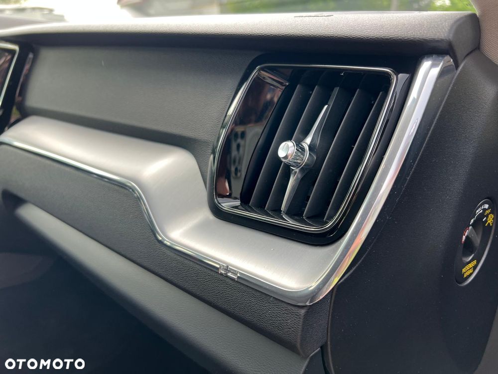 Volvo XC 60 B4 B Momentum Pro - 13