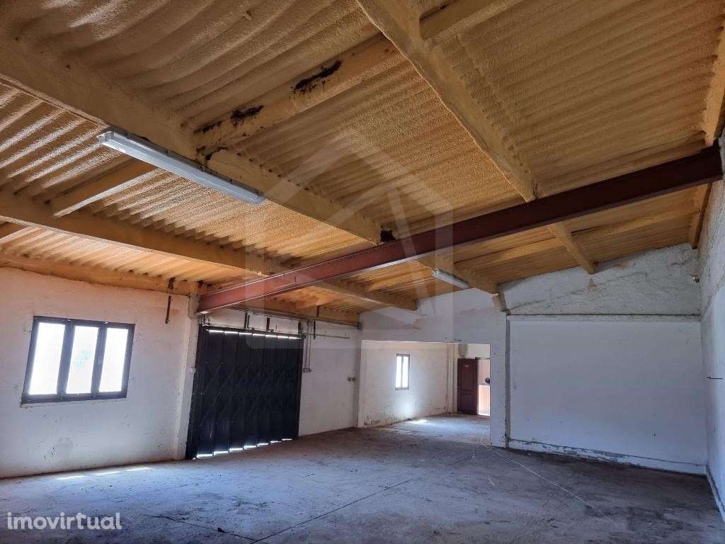 Prédio Urbano em Vilarinho do Bairro, Anadia - Grande imagem: 2/7