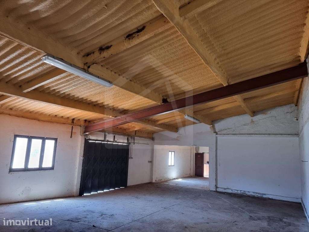 Prédio Urbano em Vilarinho do Bairro, Anadia - Grande imagem: 2/7