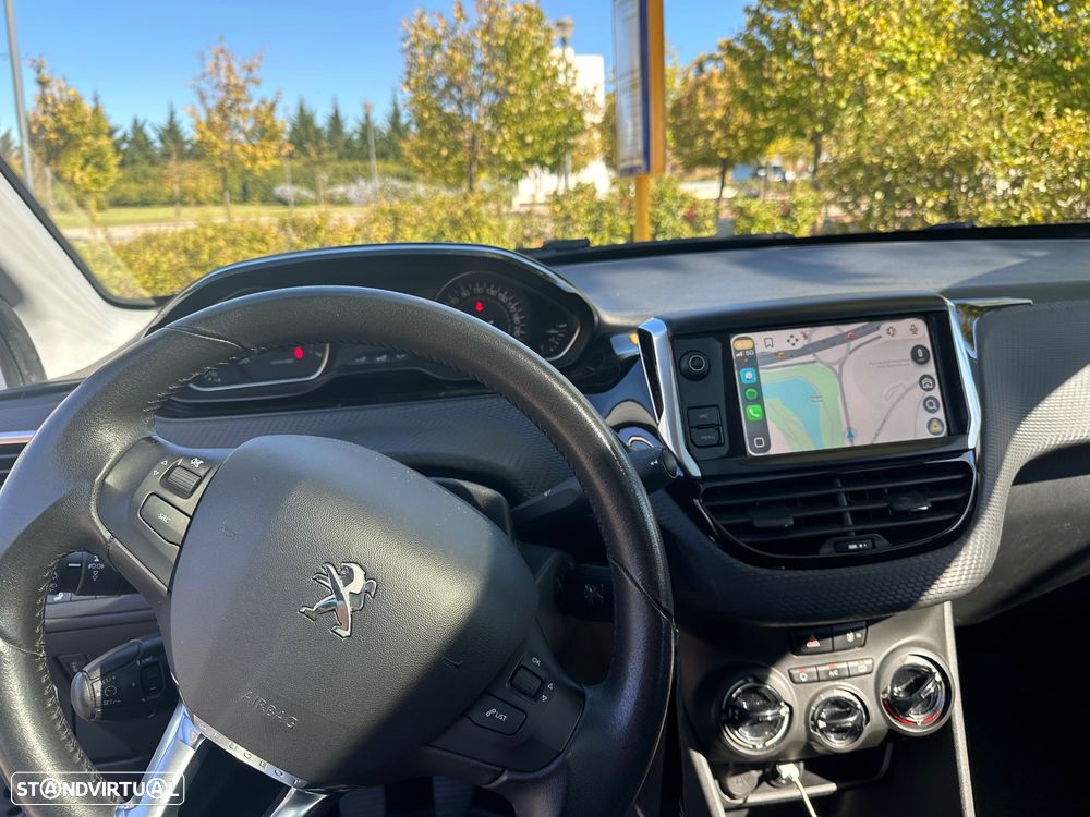 Peugeot 2008 1.2 PureTech Allure - 9