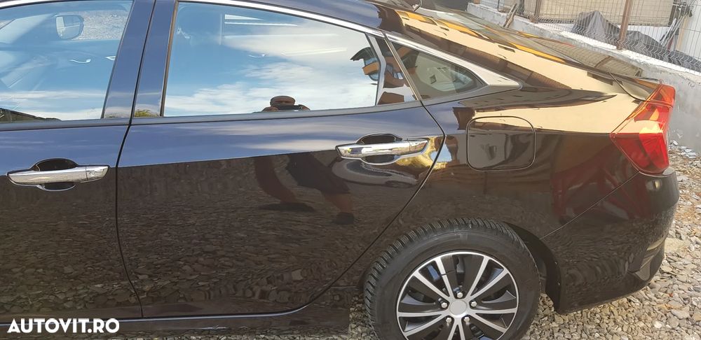 Honda Civic 1.5 VTEC Turbo Elegance Navi - 11