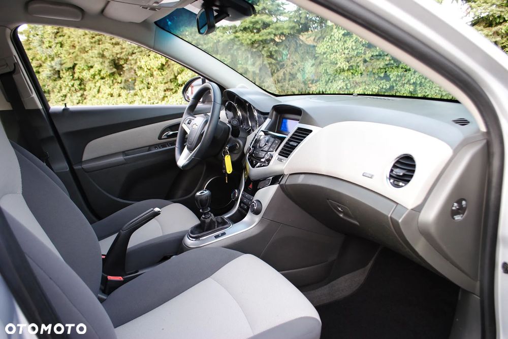 Chevrolet Cruze 1.8 LT - 10