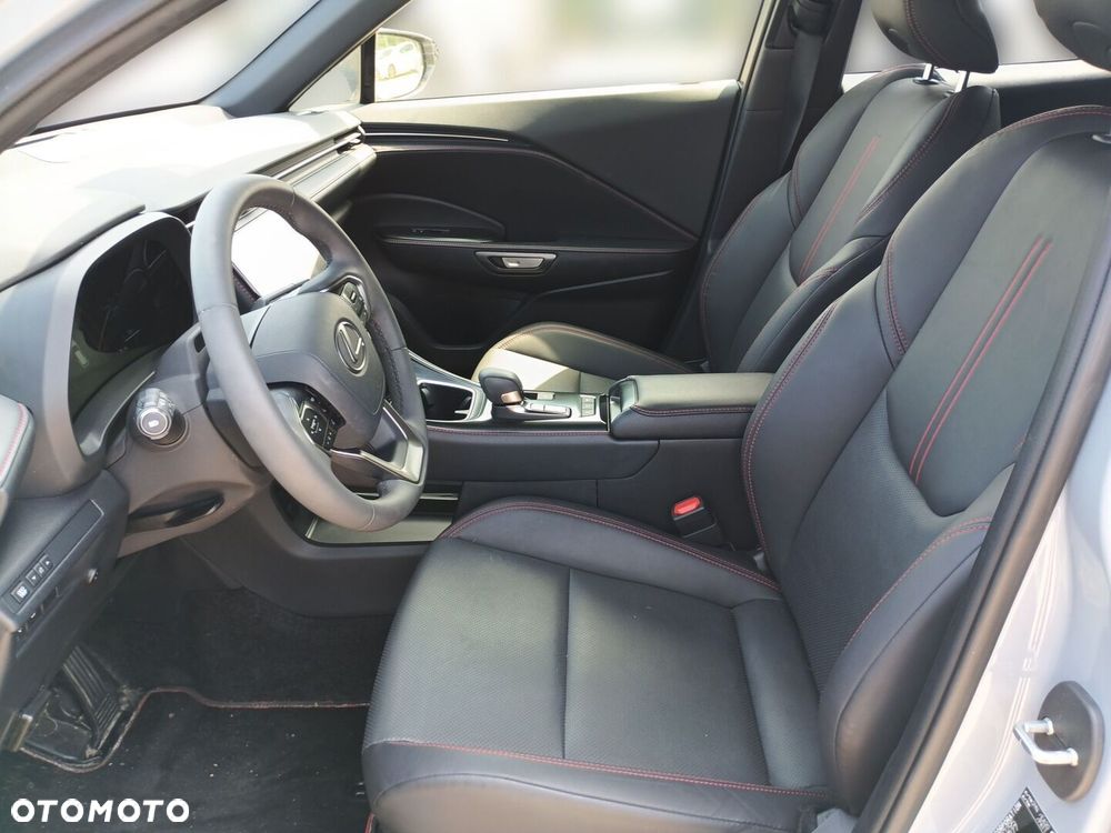 Lexus LBX 1.5 Hybrid Emotion - 16