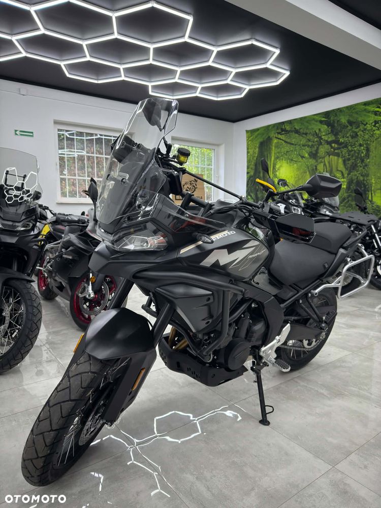 CFMoto MT - 10