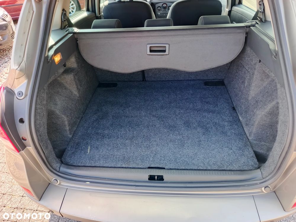 Renault Clio 1.2 16V 75 Night and Day - 9