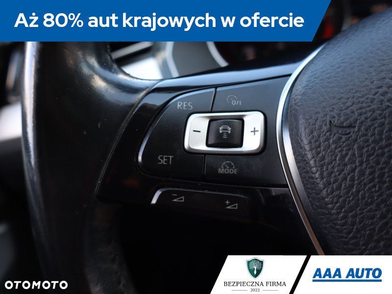 Volkswagen Passat - 21