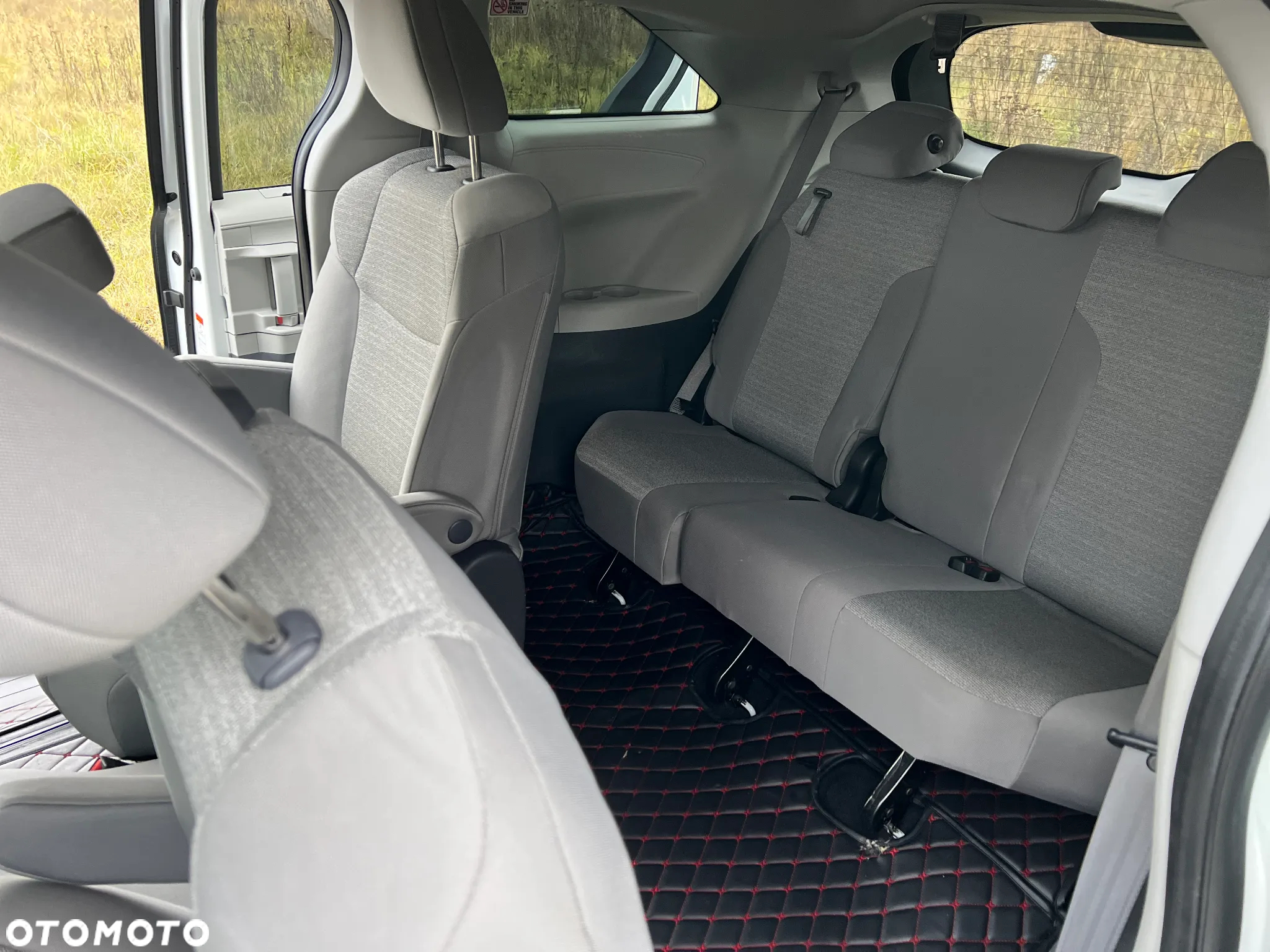 Toyota Sienna - 15