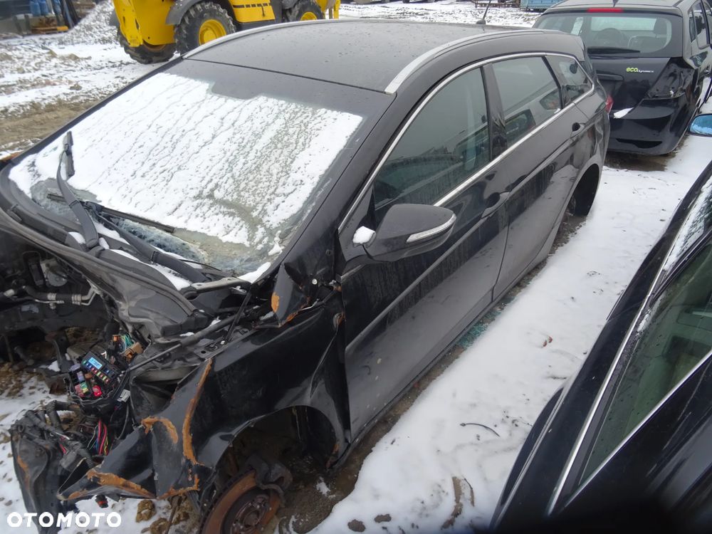 Hyundai i40 na części drzwi klapa zderzak błotnik lampy NKA - 3