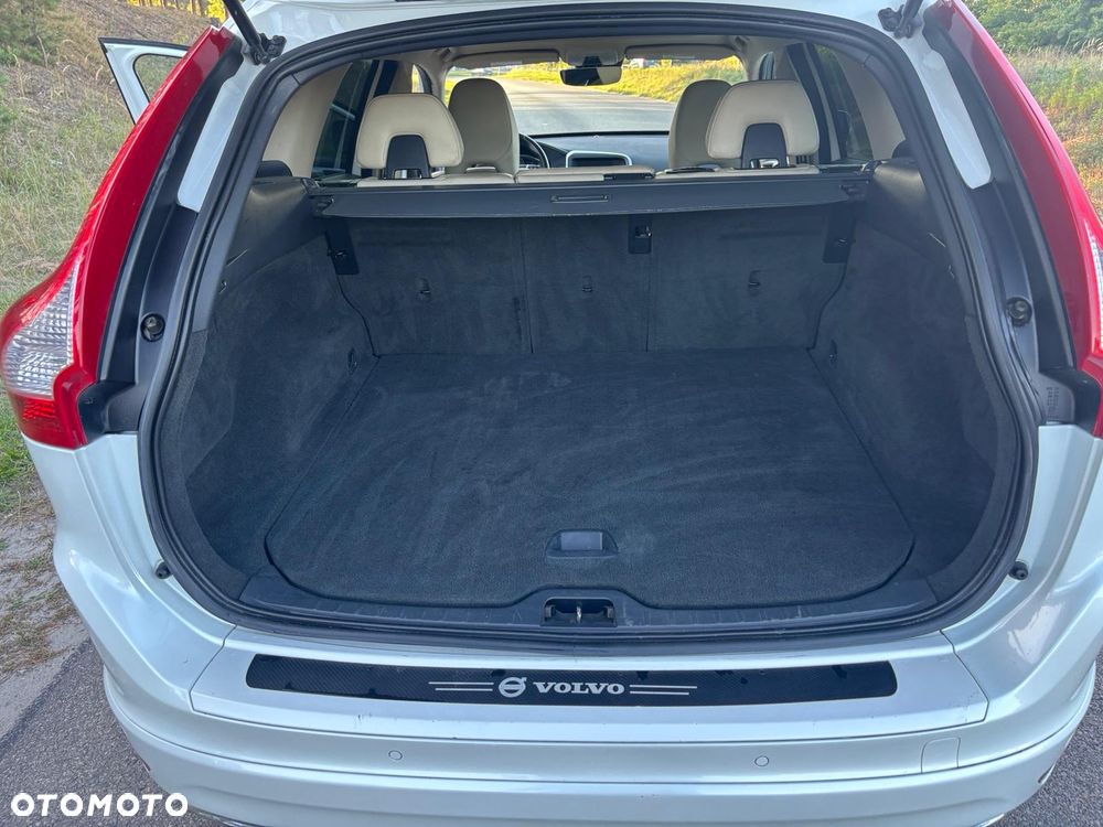 Volvo XC 60 T6 AWD Drive-E Momentum - 4