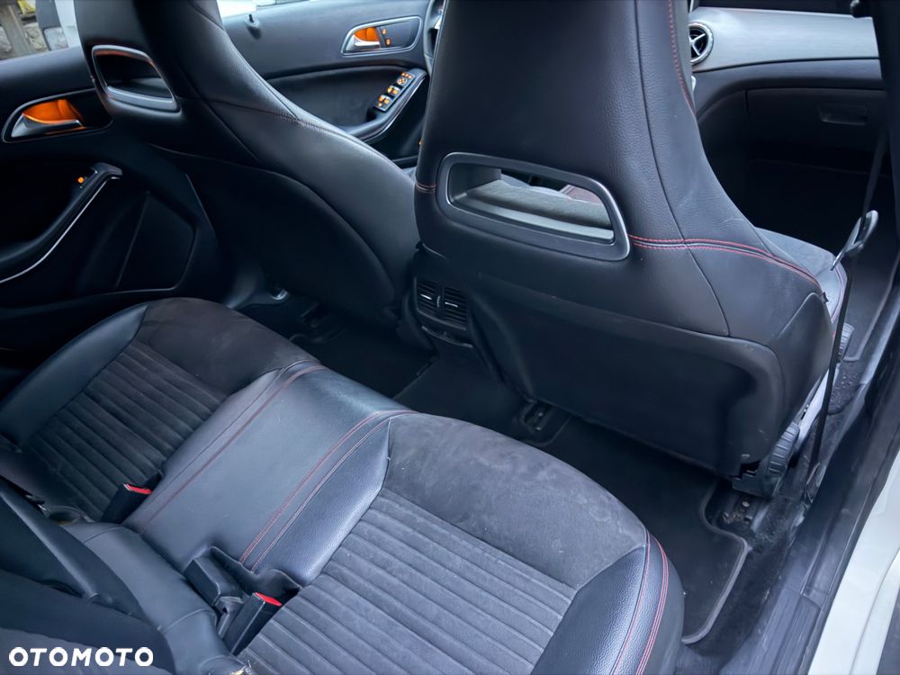 Mercedes-Benz GLA 220 CDI 7G-DCT AMG Line - 21