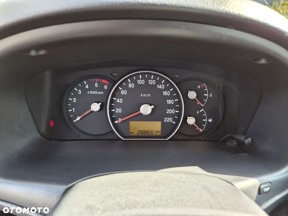 Kia Carens - 16