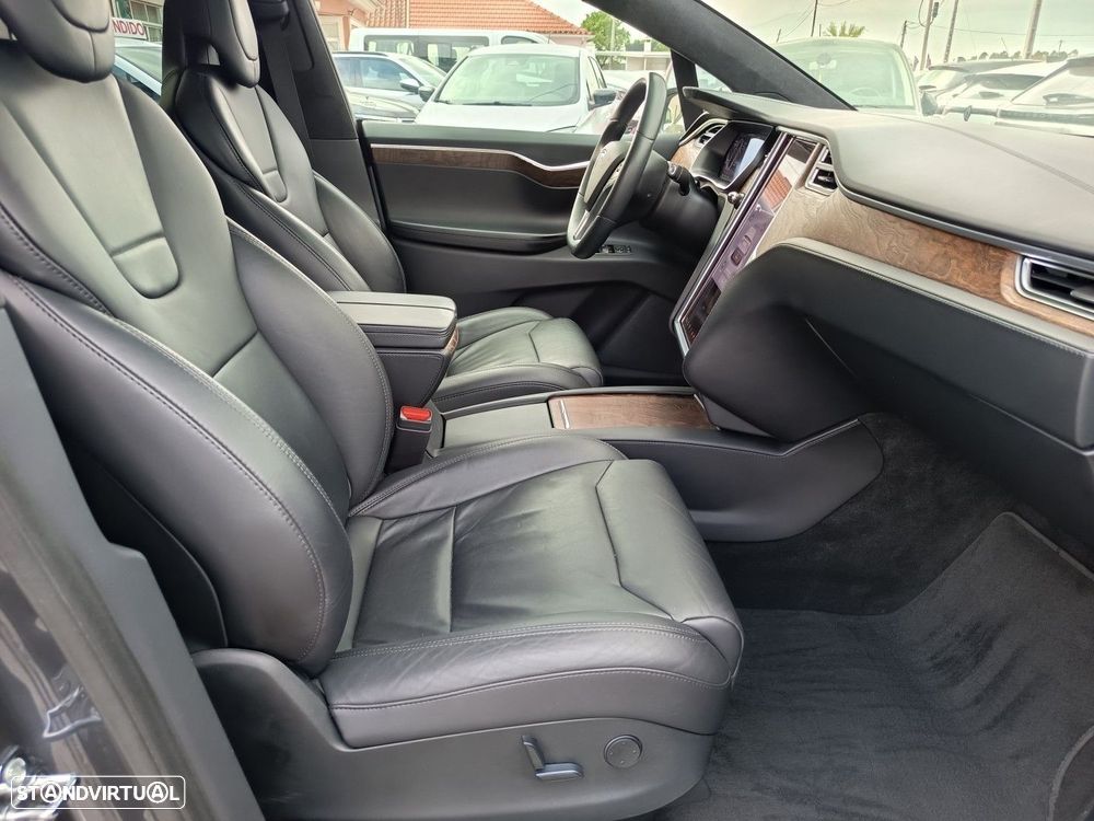 Tesla Model X 100D - 21