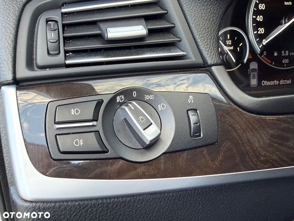 BMW Seria 5 520d - 30