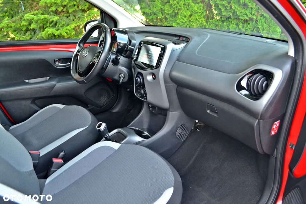 Toyota Aygo x.shift x-play connect - 23