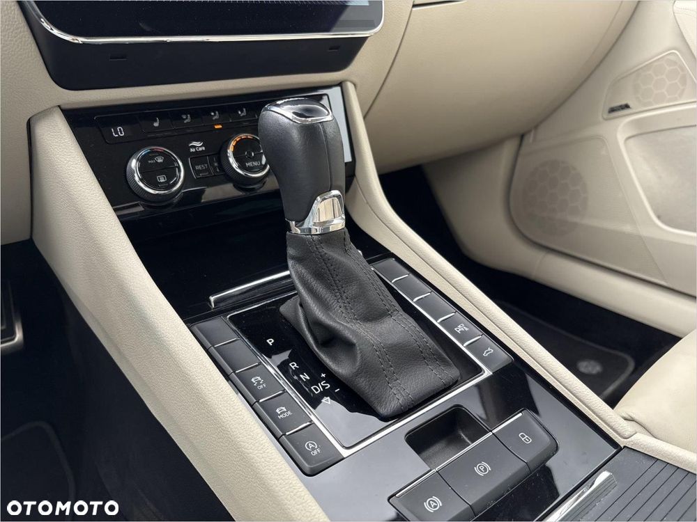Skoda Superb 2.0 TSI L&K DSG - 16