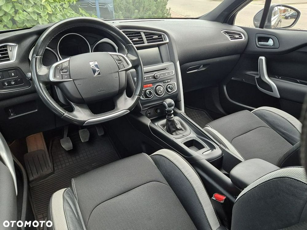 Citroën DS4 e-HDi 115 Urban Show - 4