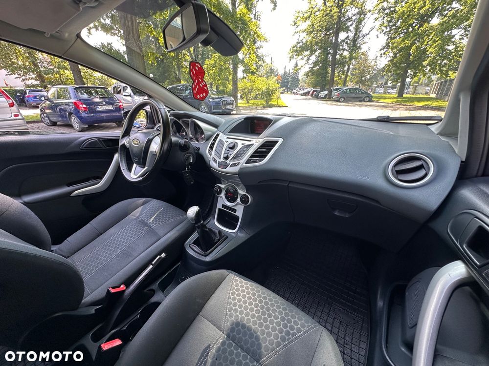 Ford Fiesta 1.25 Celebration - 31