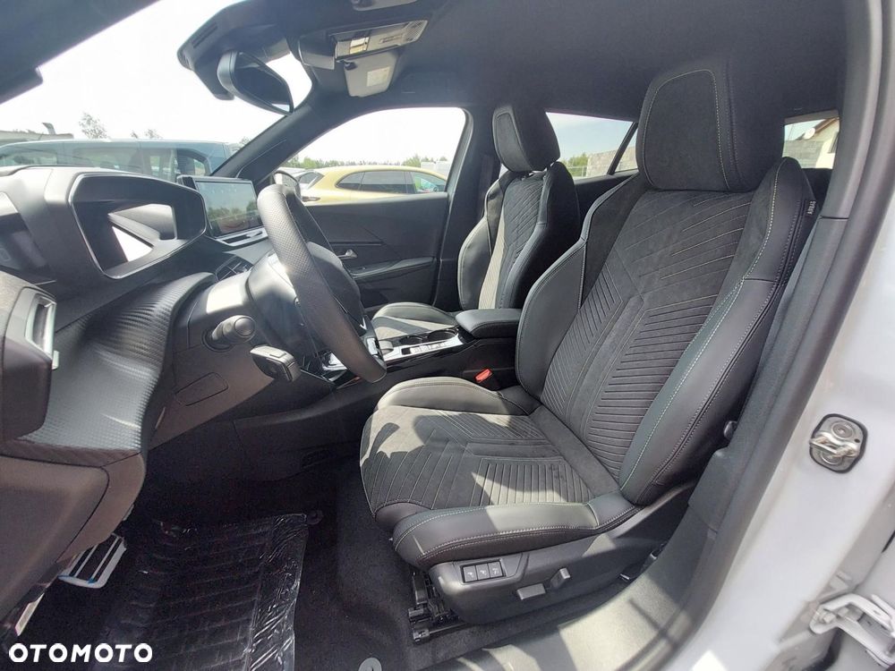Peugeot 2008 PureTech mHEV GT Exclusive e-DCS6 - 13