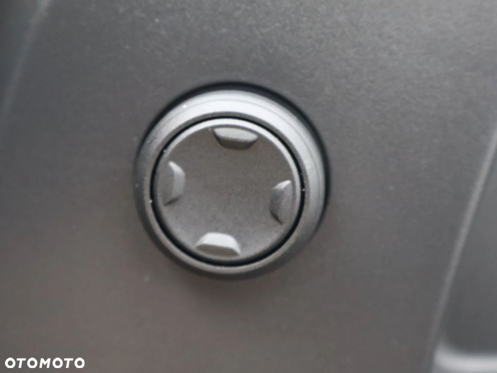 Volvo XC 40 T3 R-Design - 21