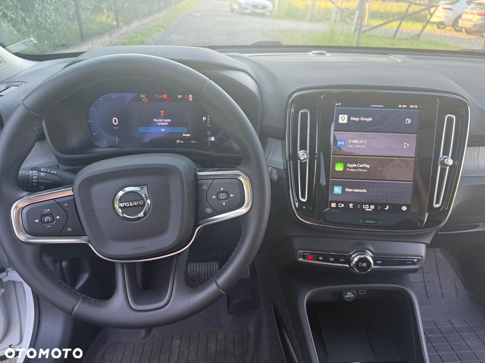 Volvo XC 40 B5 B AWD Ultimate Dark - 19