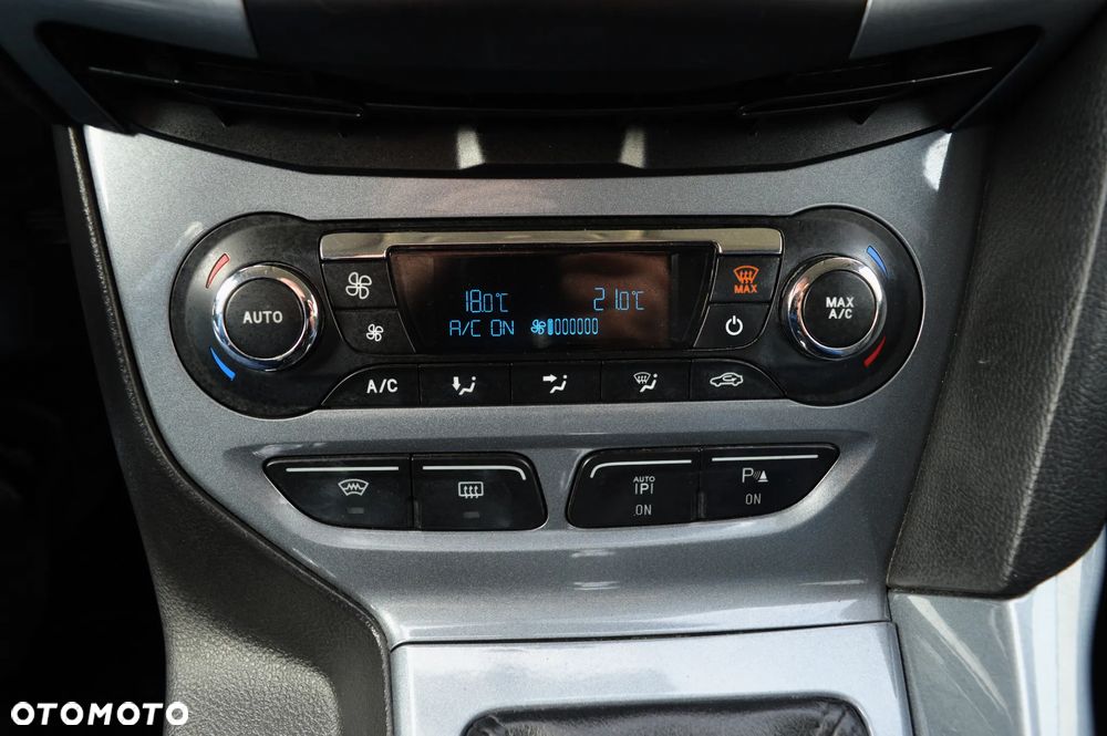 Ford Focus 2.0 TDCi DPF Titanium - 19